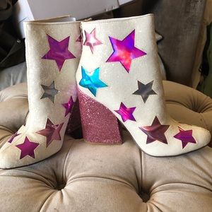 YRU glitter star boots